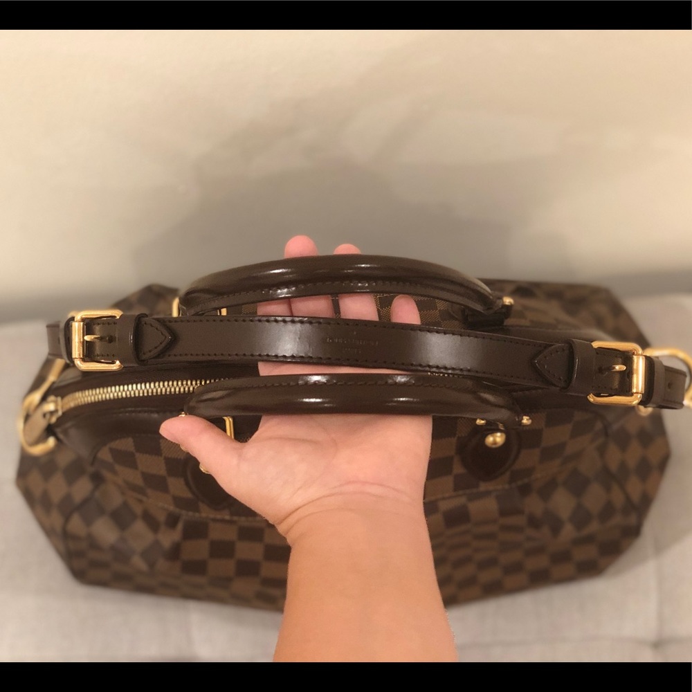 SOLD 🎉HOST PICK🎉Louis Vuitton Trevi GM - Picture 3 of 8